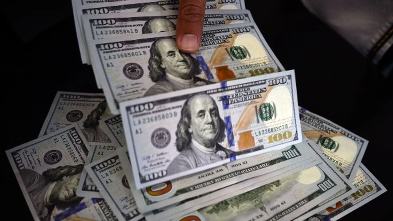 سعر الدولار يشهد استقرارًا ملحوظًا في تعاملات الأسواق المصرفية بتاريخ 8 مارس 2026